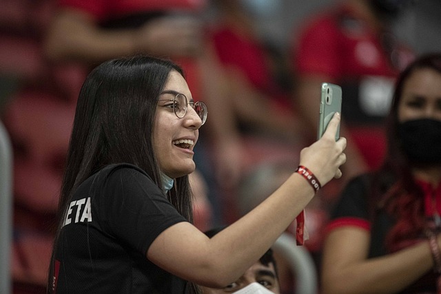 环球足球奖2025年度最佳球员候选：姆巴佩在列，巴黎8人入选